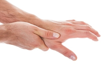 Кисты пальцев рук являются доброкачественными образованиями. Оно локализуется под кожей. Лечением данных образований занимается врач-ортопед. Он проводит общий осмотр пациента, назначает план обследования и программу лечения заболевания.