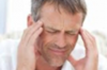 Жалобы на головную боль различного характера часто слышат такие врачи, как невропатолог и терапевт. Они могут быть кратковременными, если человек страдает от простуды, и неприятные ощущения исчезают после выздоровления. Но также бывают и частые головные б