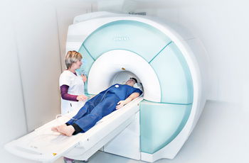 Магнитно-резонансная томография (МРТ) - это высокоэффективный сравнительно новый метод диагностики различных заболеваний. МРТ дает подробные изображения срезов мягких и костных тканей, внутренних органов в различных плоскостях.