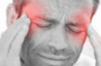 У головной боли, которая сопровождается тошнотой, есть множество причин: различные заболевания, патологии или травмы. Ощущение тошноты и рвоты появляется при поступлении сигналов о сбое в деятельности пищеварительного тракта в нервный центр, который  нахо